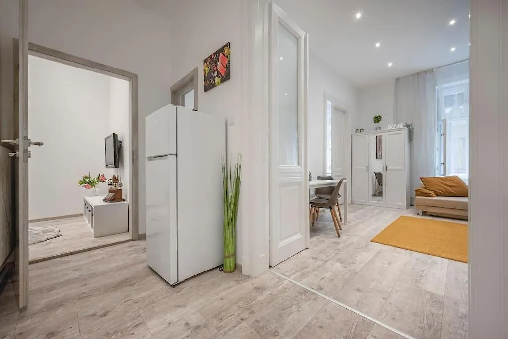 Dual 2Br Comfort Escape With 2 Bathroom By Nw Budapest Hungría