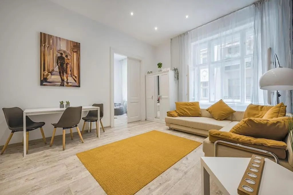 Dual 2Br Comfort Escape With 2 Bathroom By Nw Budapest 0*,  Hungría