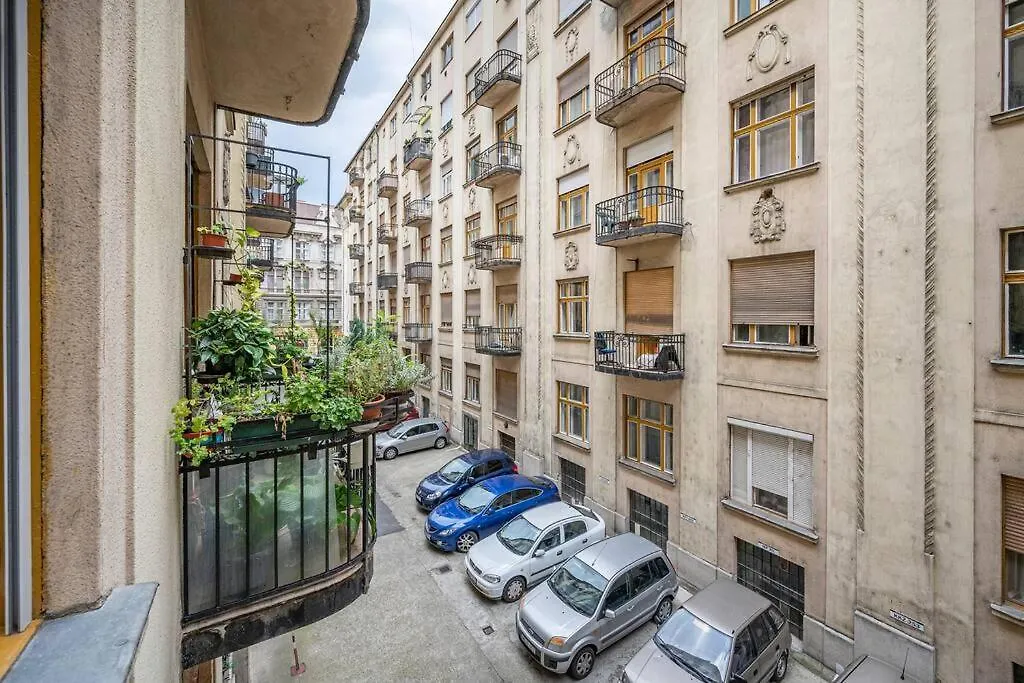 Dual 2Br Comfort Escape With 2 Bathroom By Nw Budapest Apartamento