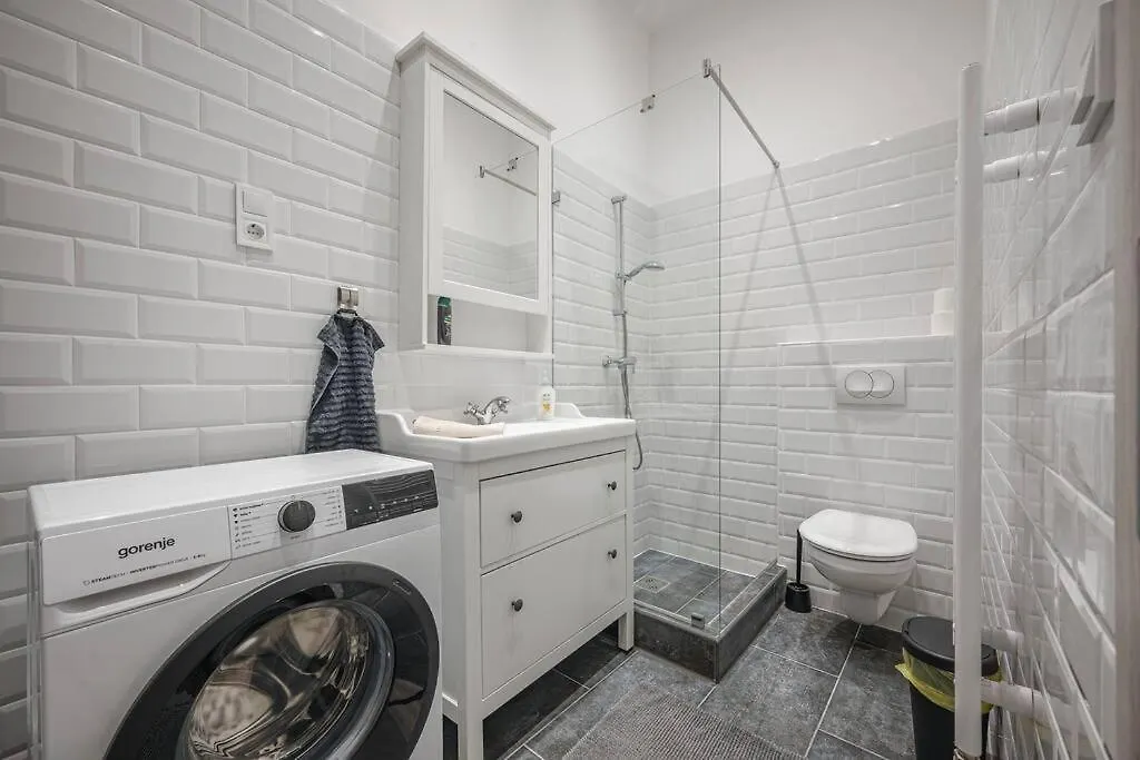 Dual 2Br Comfort Escape With 2 Bathroom By Nw Budapest 0*,  Hungría