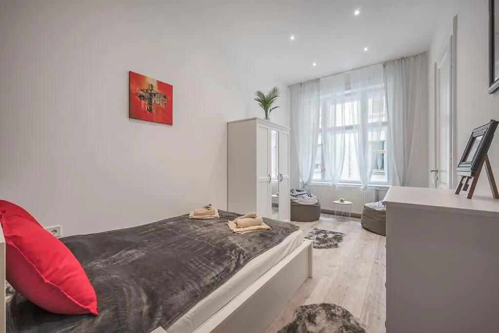 Dual 2Br Comfort Escape With 2 Bathroom By Nw Budapest