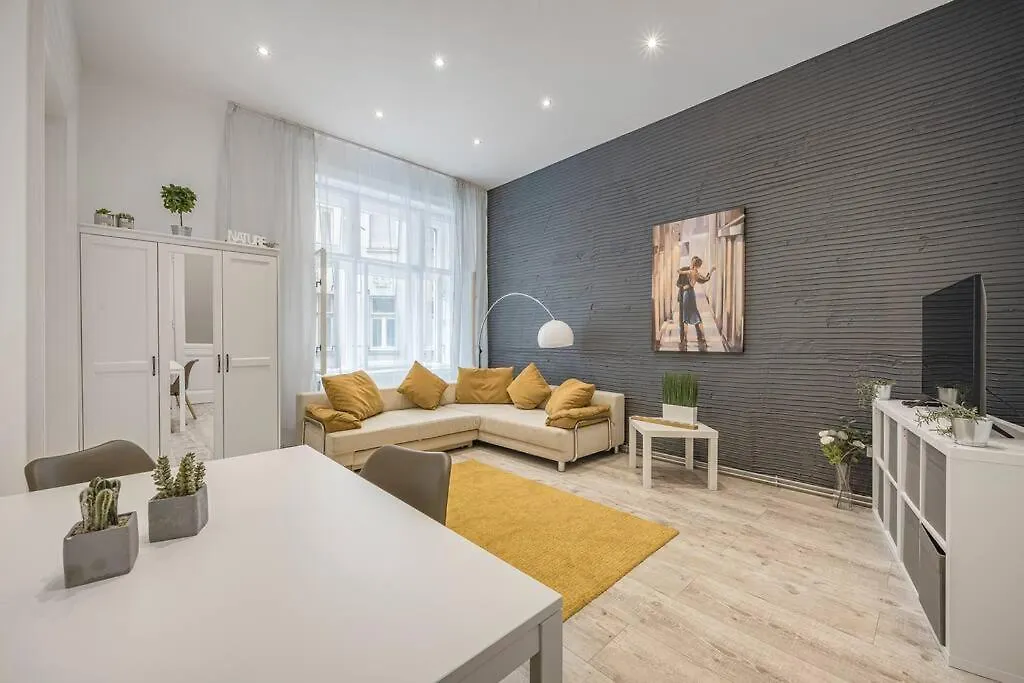 Dual 2Br Comfort Escape With 2 Bathroom By Nw Budapest 0*,